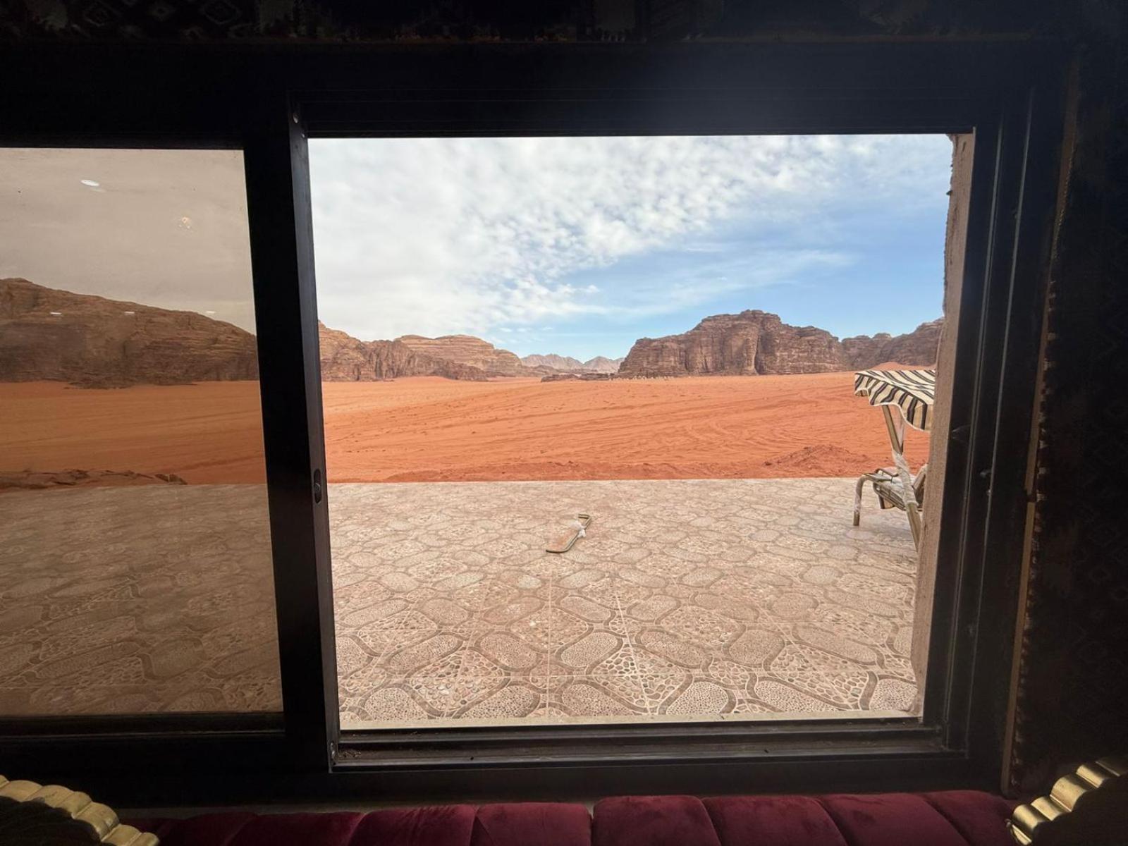 Falling Stars Camp Wadi Rum Bagian luar foto